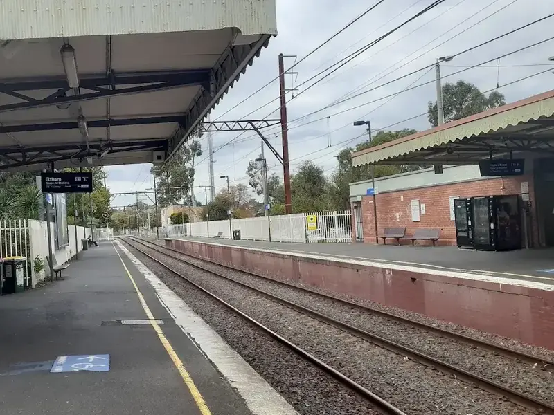 The platform at Ivanhoe station, looking down the tracks